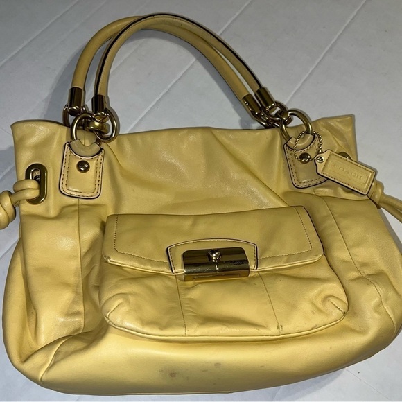 Vintage Coach Butter Yellow Purse - Picture 8 of 8